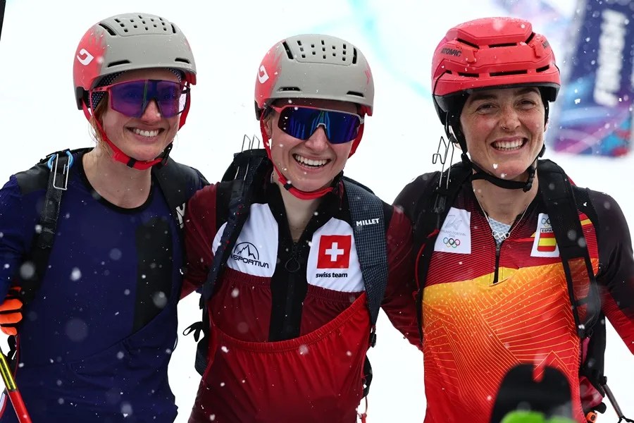 (De izq. a der.) La medallista de plata Emily Harrop de Francia, la medallista de oro Marianne Fatton de Suiza y Ana Alonso Rodríguez