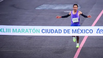 003c6ebe-35c2-40f5-8b24-41efe942fd11 Cristhian Pacheco gana el Maratón de la Ciudad de México y supera al dominio etíope