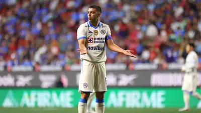 04bc8e4c-9efa-4522-aee2-d7f3cb325d12 Fichaje de Erik Lira a Mónaco se cae de último momento; club no pudo liberar plaza de extracomunitario
