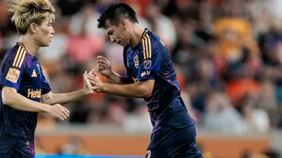 1c0dd401-fb4d-48f4-a196-a26b9932604d Amargo debut de Chucky Lozano con LA Galaxy: Cae ante el Houston Dynamo de Héctor Herrera