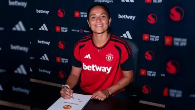 1cb017a5-366b-4240-8eb2-97026e0b5407-2 ¡Oficial! Rebeca Bernal es nueva jugadora de Manchester United