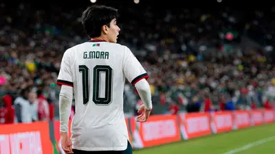 207354f6-8b7c-4ec7-a7b2-d858f6489d81-1 Estos son los números de los últimos jugadores que portaron el 10 de México