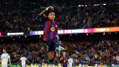 2b0fc6e9-749c-46d5-a1b6-2172659f38a0-2 Raphinha supera a Messi y se queda a un gol del récord de Cristiano Ronaldo
