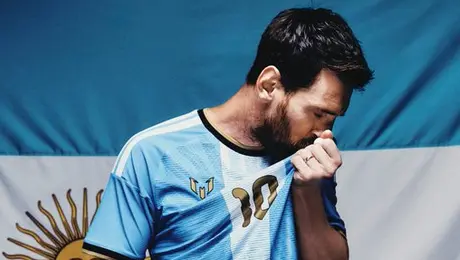 5c06043c-f267-46d2-8c95-4df0811732e9-1 Messi lanza jersey edición especial para su despedida de la Selección Argentina