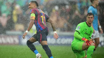 6dfcc8c1-a3e8-4e04-b9de-57b366fdb8d6 Con polémica arbitral y un Raphinha inspirado, Barcelona golea a Feyenoord en arranque de la Champions League