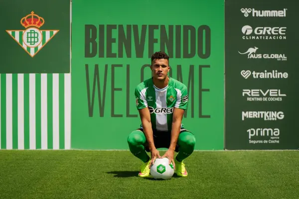 84054cc1-2e74-48e1-8f6e-4b47dff85c28-1 Real Betis responde al interés de América por Nelson Deossa