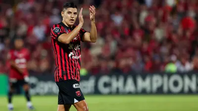 92586490-33f8-45c0-98eb-9ef83f367b31-1 Afición 'sueña' con tener a Ronaldo Cisneros en la Selección de Costa Rica