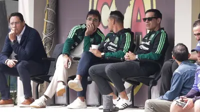 94b1a1d6-507e-4861-b3a2-489dd6d6e802 ¡Continúa la gira! Rafa Márquez visitó Coapa previo a definir su convocatoria