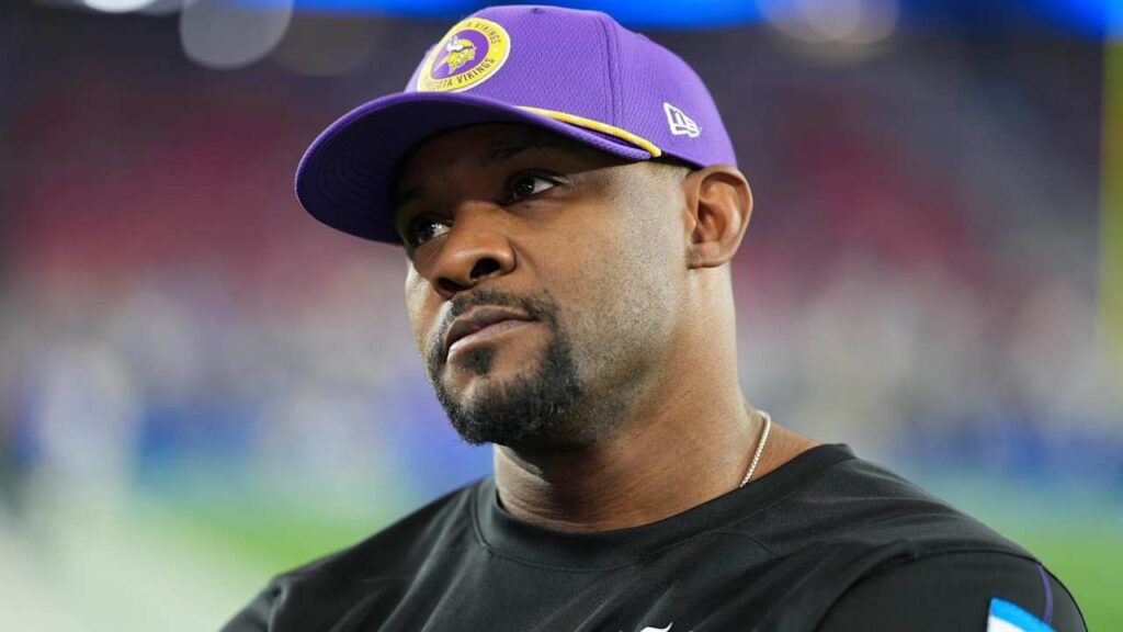 Brian Flores le ha perdido el respeto a la NFL