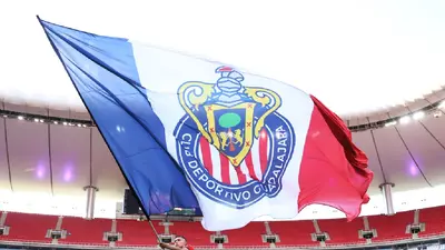 cca5de0d-df57-4904-acef-f5d6f888590a ¿Qué jugadores de Chivas sonaron para salir del equipo este verano?
