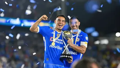 ce121378-9aa2-4f25-9f72-ef72f3daa12d Charly Rodríguez anticipa salida de Erik Lira de Cruz Azul: "esperemos que en diciembre se pueda ir"