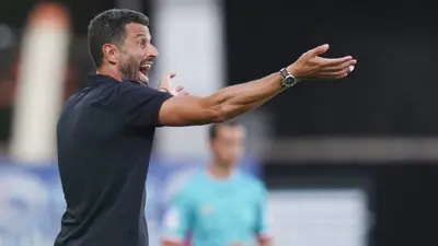 e0483b27-9c74-4854-9c20-1c9be54ff73b-1 Fabio Grosso deja a la Fiorentina y se convierte en el primer DT cesado de la temporada en las 5 ligas europeas