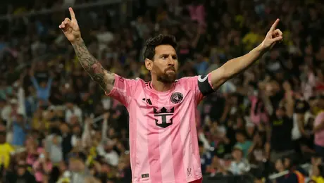f79bc1c9-4e4f-47cf-9d16-05f109ce8495-2 VIDEO: Lionel Messi marca golazo de tiro libre y queda a dos de un récord histórico