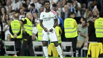 16fea9cd-31ff-43be-af72-d796685309e3-2 Un gol y una roja en menos de cinco minutos: Así fue el show de Vinícius Jr contra el Villarreal