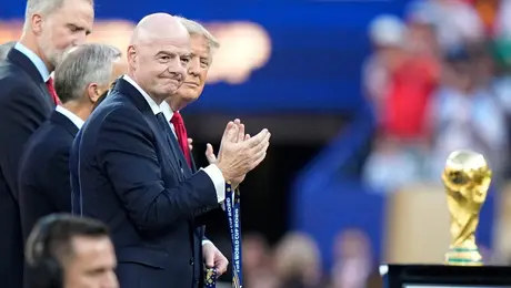 1a0a3d2e-aeac-48e0-b77f-5d741cfd9cc0 Nueva acusación sacude a Infantino: el presidente de la FIFA es señalado por percibir un segundo sueldo no declarado