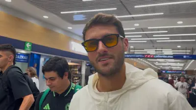 1e735c52-2ad5-48f5-8d28-cbab8778a3bb ¡Ya está en México! Santiago Giménez reporta con el Tri de Rafael Márquez
