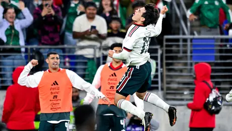 2524768b-4a0f-4997-8b02-24559c6d52ea ¿Cuánto aumentó el valor de Gilberto Mora desde su debut con México?