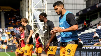 357b4eba-4ba3-4402-b397-f0ebb67a9842 Raúl Jiménez enciende las alarmas: seguirá fuera de las canchas por lesión