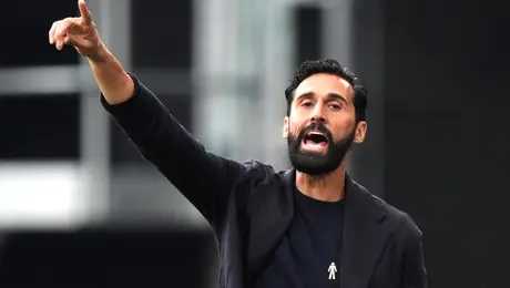 89189c5e-a8f9-459c-a845-fe81f138beec La fuerte multa que recibió Álvaro Arbeloa por sus comentarios contra el arbitraje tras el empate ante Manchester United