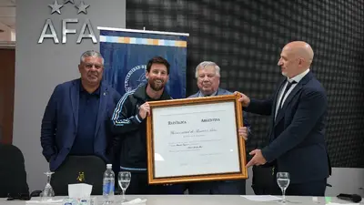 c007315b-bfc7-4c36-b3ce-316defc46f22-5 Lionel Messi recibe un histórico homenaje horas antes de su adiós a la Selección Argentina