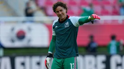 d0946497-fcf7-48df-901b-6623c2b294c2 ¿Falta de memoria? FMF hará homenaje a Memo Ochoa ante Chile a 10 años del 7-0