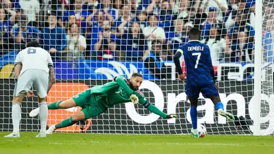 dab68b28-2e88-489f-9dc1-3c8448806ae7-1 Impresionante duelo de porteros en el Francia vs Italia: Así fue el partido