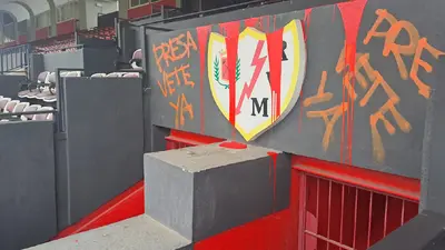 df17d0e8-00d5-43e9-9819-966b956689d6 Estadio de Vallecas es vandalizado y destrozado; Rayo Vallecano alza la voz con contundencia