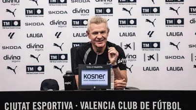 f459a425-e981-4cd3-a4d6-e581fb1d44f0 Vasco Aguirre convierte conferencia de prensa a su más fiel estilo previo al duelo ante Racing